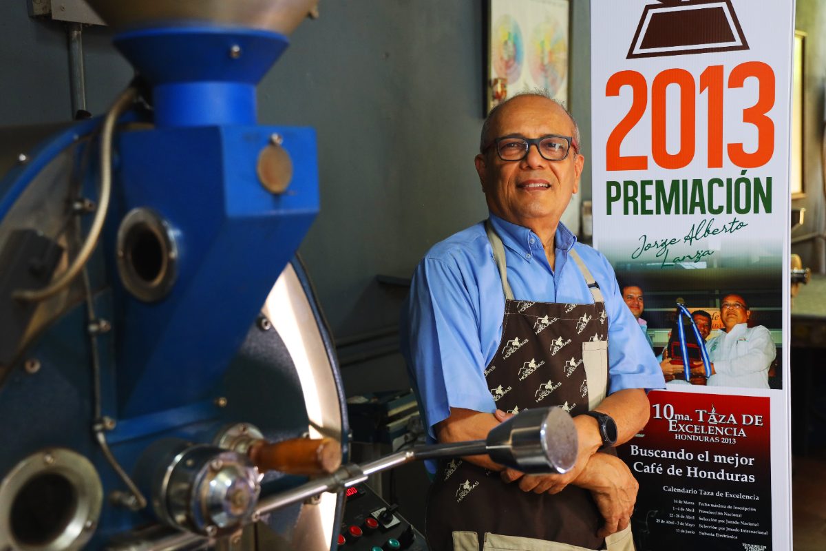 Jorge Alberto Lanza, asesor agronómico de Harvverse y campeón de la Taza de Excelencia Honduras 2013